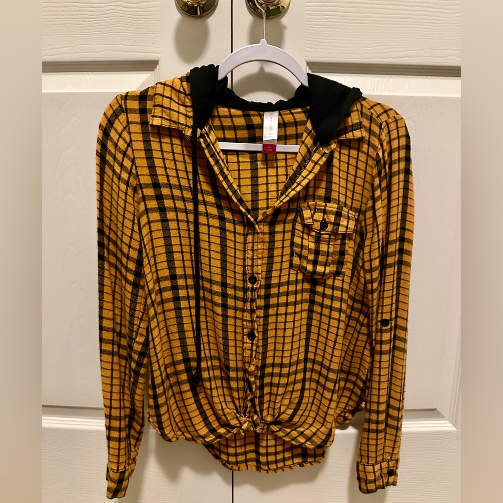 No Boundaries Women’s Juniors Hooded Plaid Flannel  (Color: Mustard Yellow)